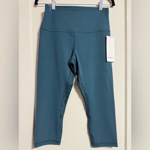 LULULEMON | NWT Align HR Crop 21" size 10